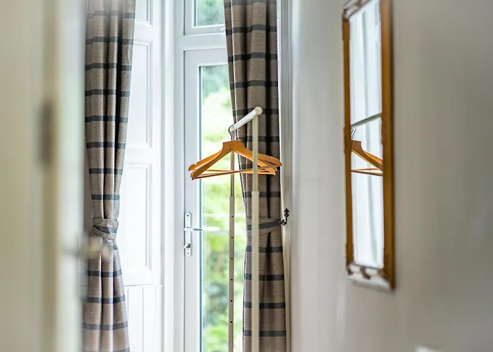 3br Next To Stadium Near Airport Sleeps 7 אדינבורו