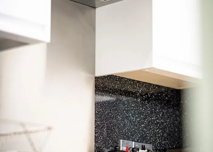 3br Next To Stadium Near Airport Sleeps 7 דירה אדינבורו