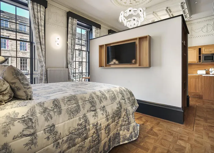Bonnie - Smart Boutique - Haymarket Hotel 4*