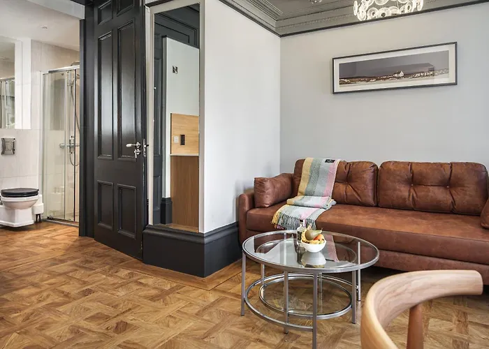 Bonnie - Smart Boutique - Haymarket Edinburgh