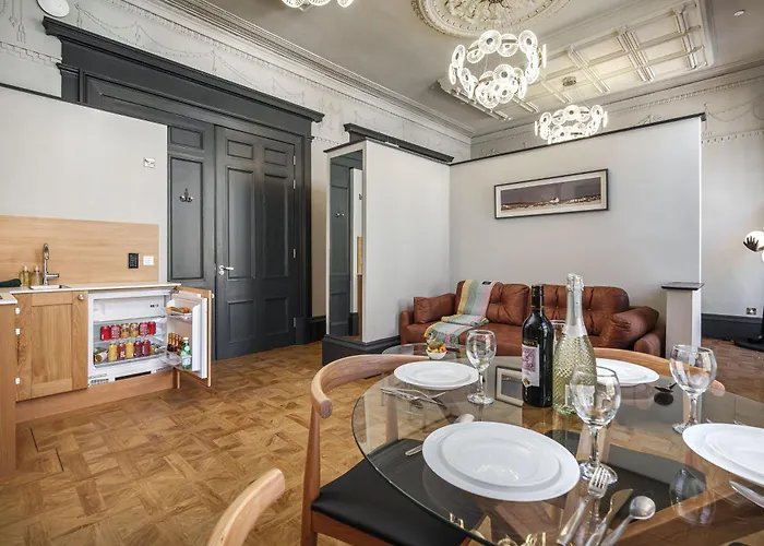 Bonnie - Smart Boutique - Haymarket Edinburgh