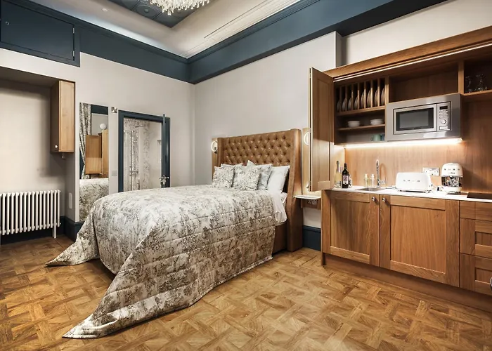 Bonnie - Smart Boutique - Haymarket Hotel Edinburgh