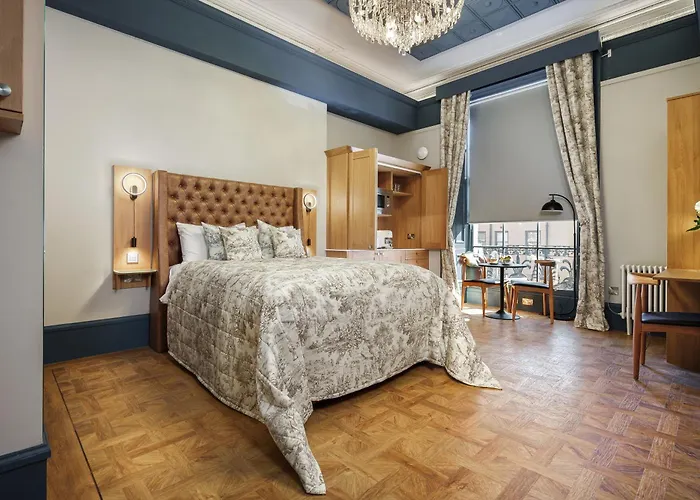 Bonnie - Smart Boutique - Haymarket 4* Edinburgh