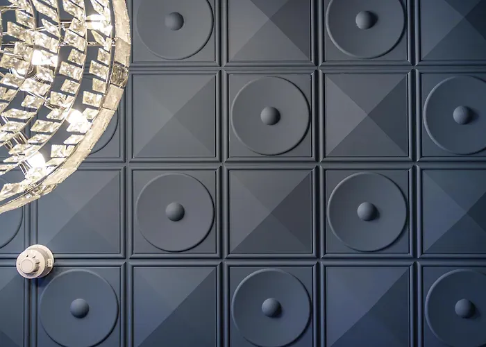 Bonnie - Smart Boutique - Haymarket Hotel Edinburgh