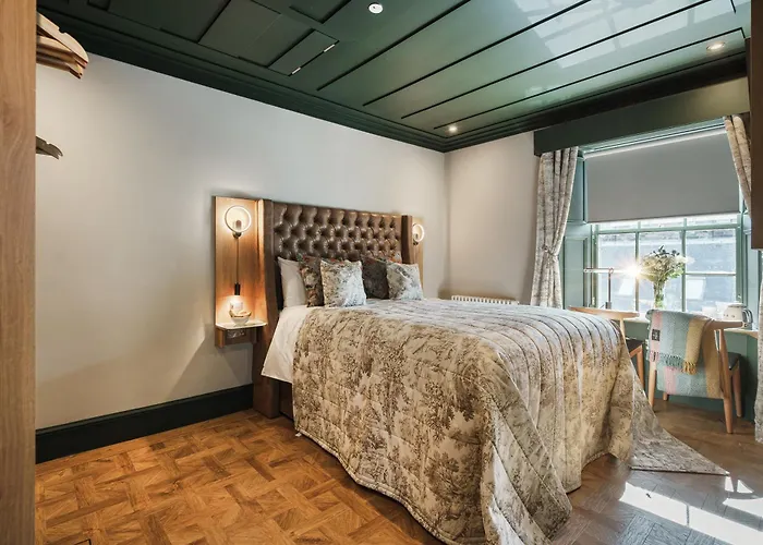 Bonnie - Smart Boutique - Haymarket 4* Edinburgh