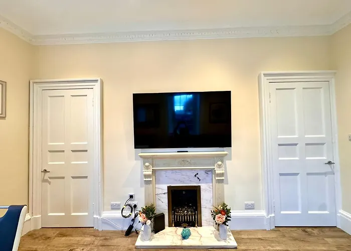 Georgian Luxury - Fast Broadband Wifi - Parking Available *