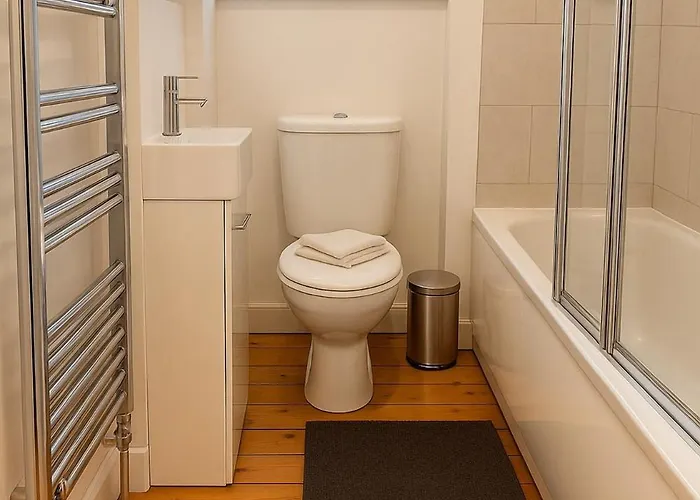 Apartment Comfy 2br Flat - Near Centre - Great Value & Free Parking *