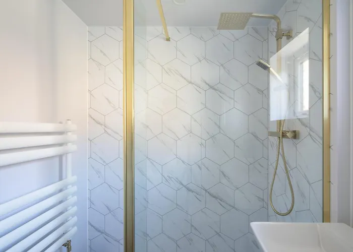 Hébergement de vacances Centre House - 5 Bedrooms - Sleeps 9 - Parking