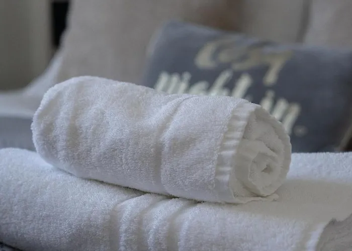 Hébergement de vacances Centre House - 5 Bedrooms - Sleeps 9 - Parking