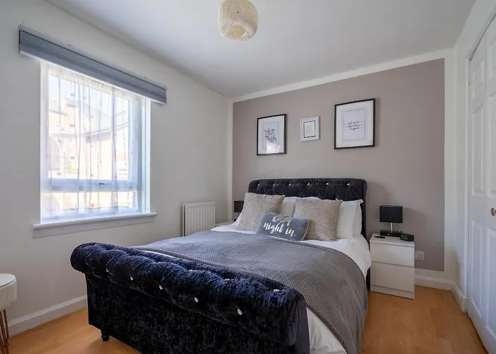 Hébergement de vacances Centre House - 5 Bedrooms - Sleeps 9 - Parking *