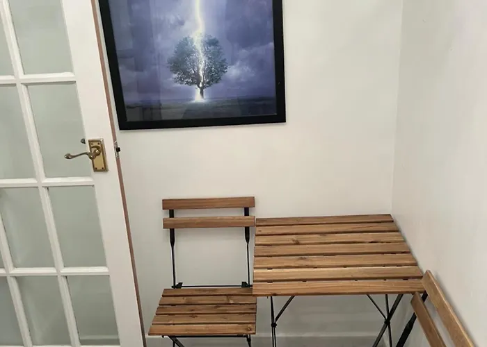 Truly Central, Princes St, Close To Castle אדינבורו