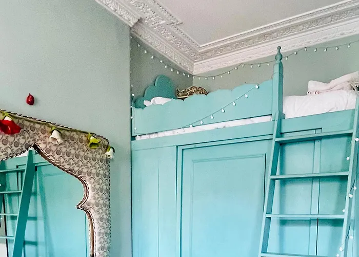 With Parking, Original Art And Antiques *