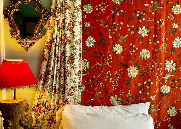 شقة With Parking, Original Art And Antiques *