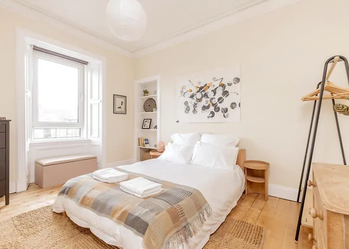 Daire Castle Views! Stylish 2bd Flat, Sleeps 4 *