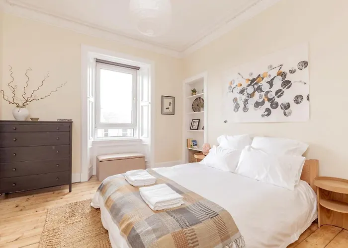 Daire Castle Views! Stylish 2bd Flat, Sleeps 4