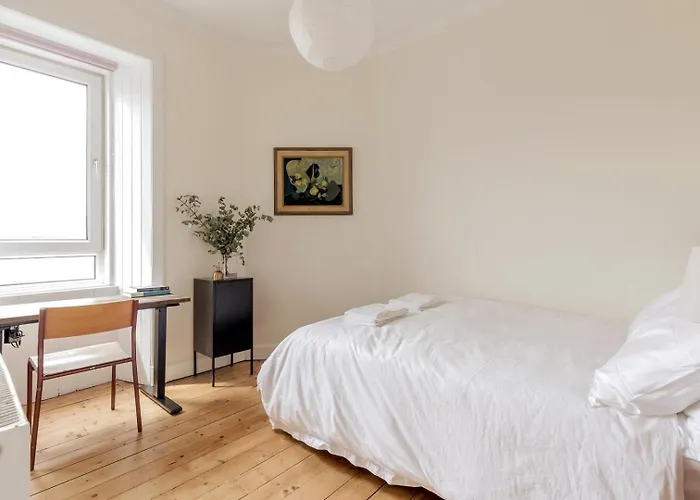 Daire Castle Views! Stylish 2bd Flat, Sleeps 4