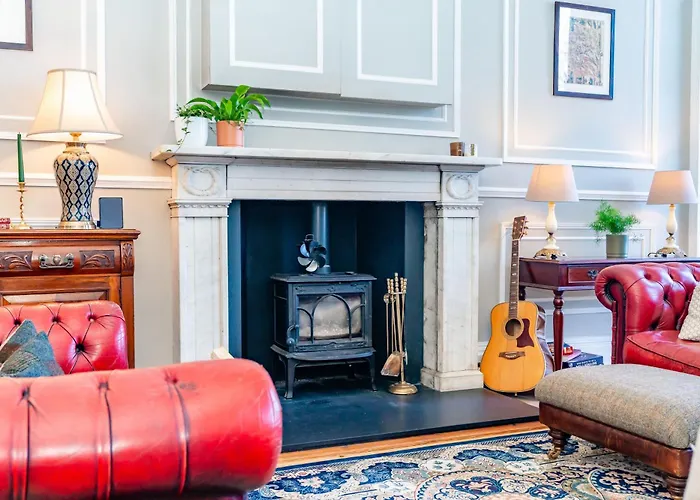 Stunning Flat, New Town, - Perfect Location *