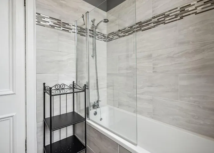 A Two Bedroom - Victorian At 8 Priestfield Road * Edinburgh