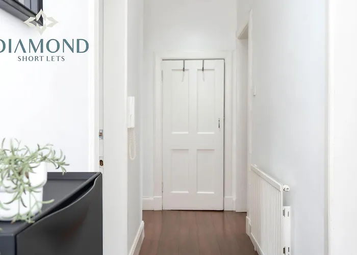 Lejlighed Cosy 2 Bed West End - Easy Public Transport, Minutes From Corn Exchange, Supermarket And Cafe Within Walking Distance