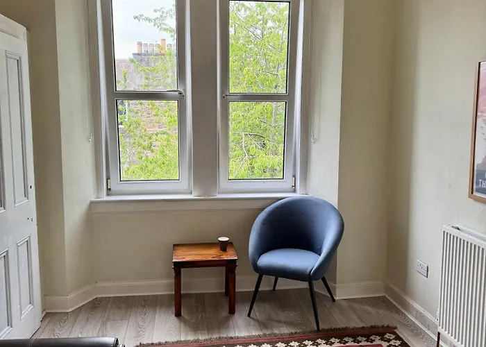 Stylish Canal-side Retreat In