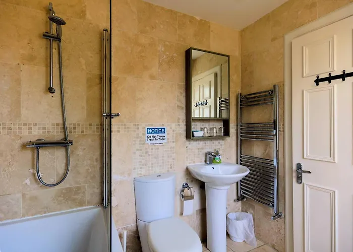 Edinburgh Holiday Guest House 3*