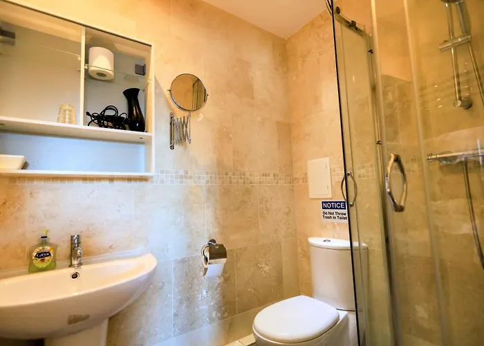 Edinburgh Holiday Guest House 3*