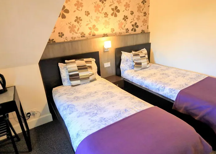 Edinburgh Holiday Guest House 3*
