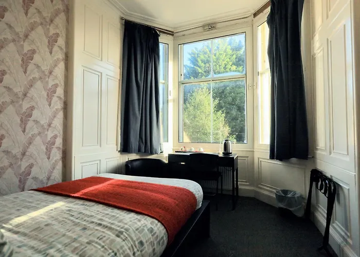 Edinburgh Holiday Guest House Bed & Breakfast 3*
