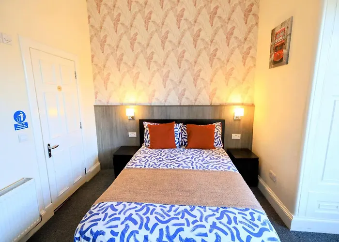 Edinburgh Holiday Guest House 3*