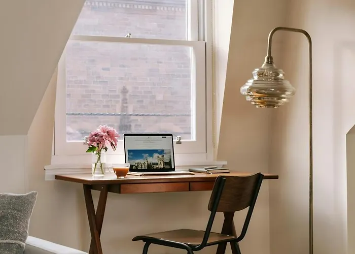 Aparthotel Thistle Royal Garden 4*