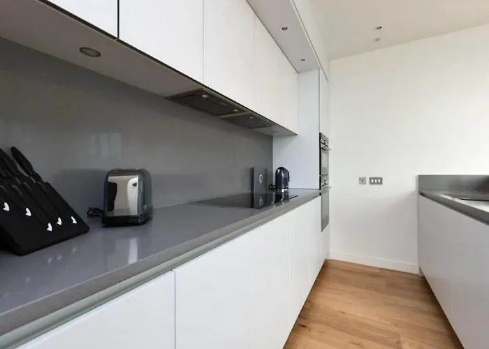 Stylish 2br In Quartermile Balcony & Garden View Apartment