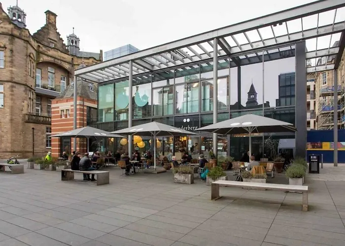 Stylish 2br In Quartermile Balcony & Garden View