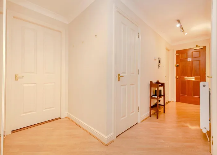 Charming 2-bedroom - Ground Floor Edinburgh