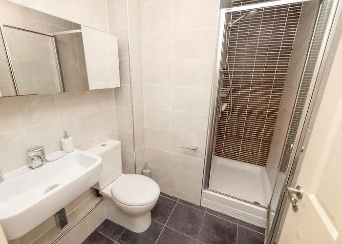 Charming 2-bedroom - Ground Floor