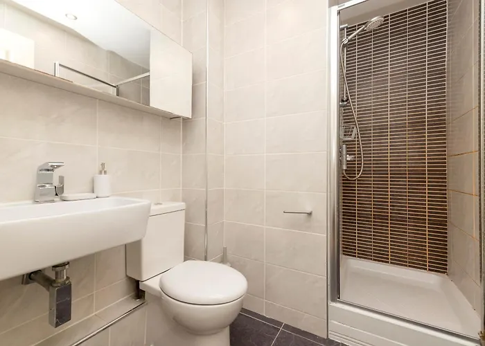 דירה Charming 2-bedroom - Ground Floor אדינבורו