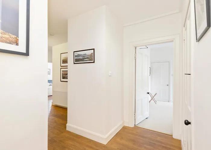 Daire Charming With 2-bathroom And Private Entrance Edinburgh