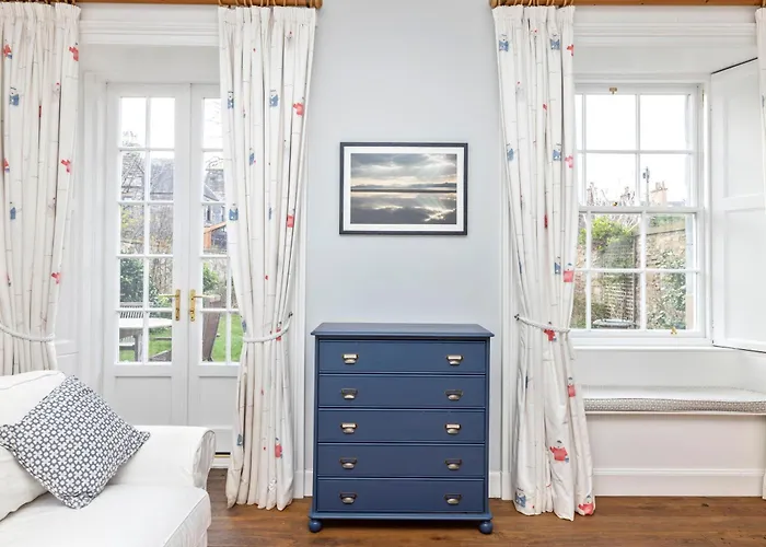 Charming With 2-bathroom And Private Entrance