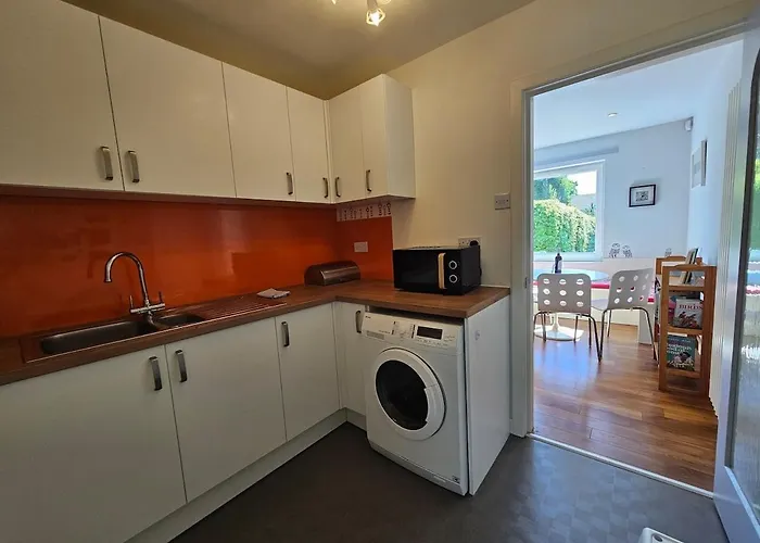 The Robin House In Ravelston