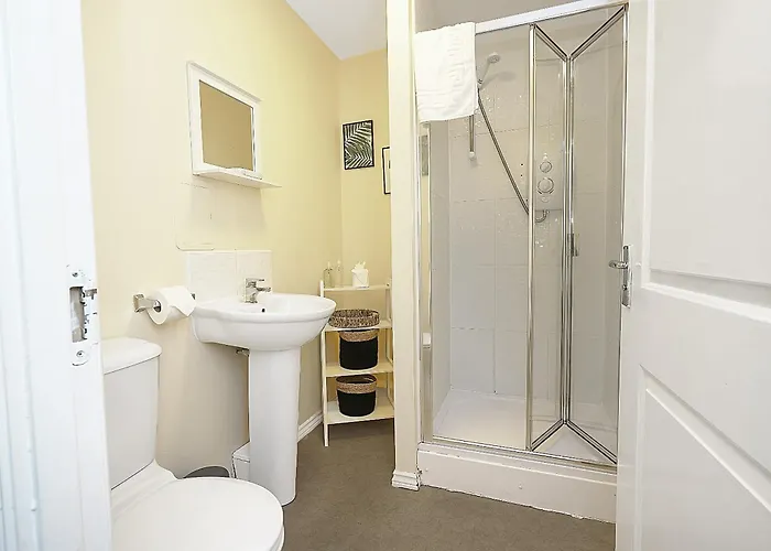 דירה The Lochend Two Bedroom *