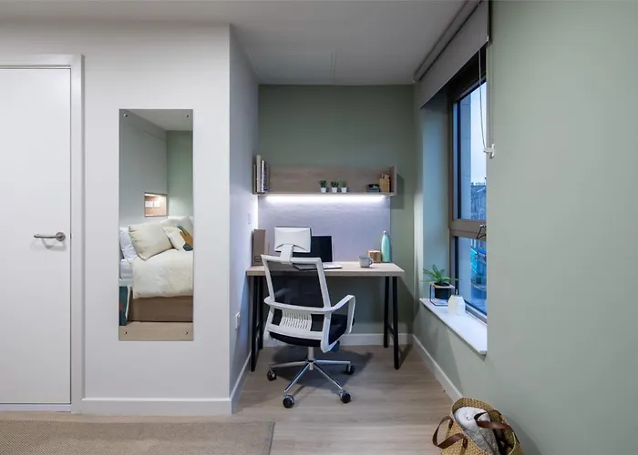 Student Only Norton's Student Living In *