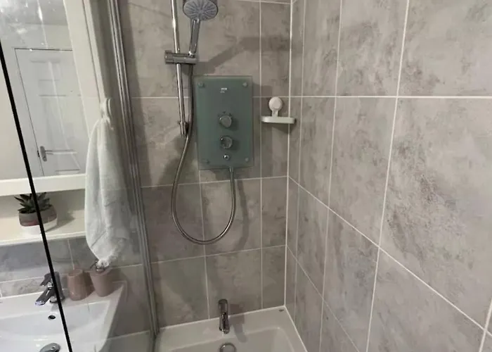 Double Bedroom With Dedicated Private Bathroom Privat bolig Edinburgh