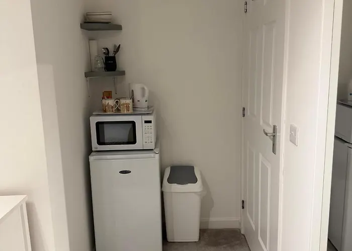 Double Bedroom With Dedicated Private Bathroom * Edinburgh
