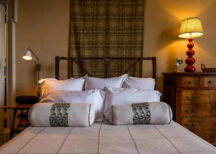 Luxury Wood Panelled West End Gf Flat דירה