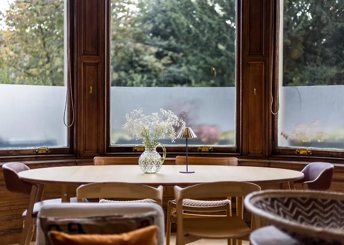 Luxury Wood Panelled West End Gf Flat דירה אדינבורו