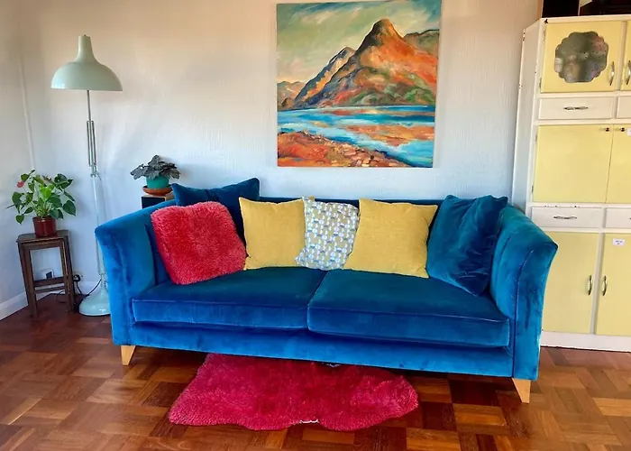 Mid-century Gem Steps From The Lejlighed *
