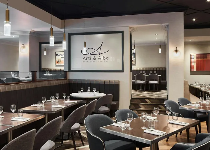 Marriott Holyrood 4* Edinburgh