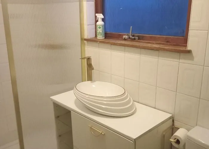 Δωμάτια σε οικογενειακή κατοικία Silverknowes Silver Sleeps 4 With Private Shower *