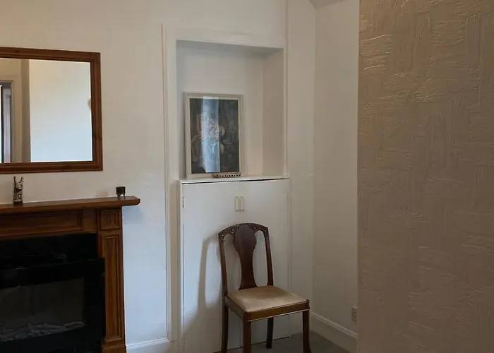 1 Bed Flat Near Castle *