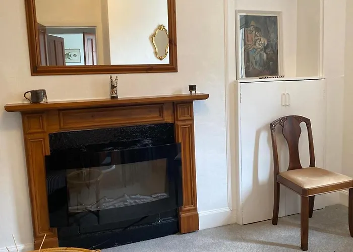 1 Bed Flat Near Castle אדינבורו