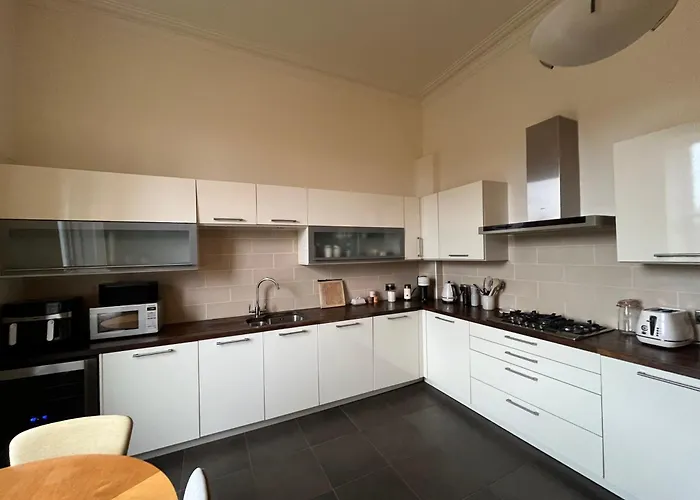 Δωμάτια σε οικογενειακή κατοικία Merchiston 1 In Shared With Parking - Εδιμβούργο